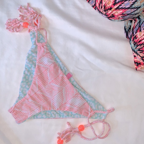 Victoria’s Secret reversible bikini bottoms - Picture 3 of 7